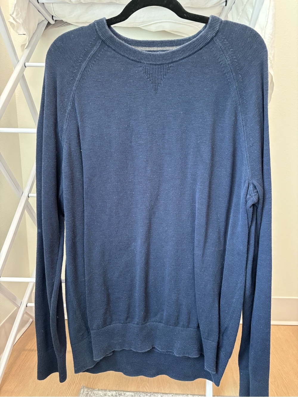 Banana Republic Men's Crewneck Sweater in Navy